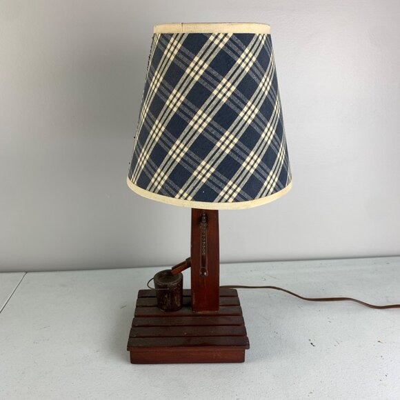Vintage Wooden Wishing Well Table Lamp with Shade - Picture 1 of 9